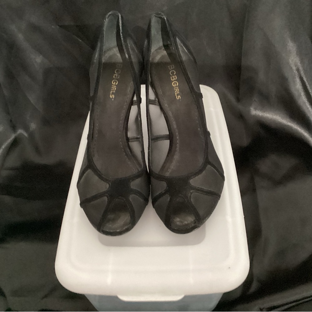 Women’s heels size 8, black